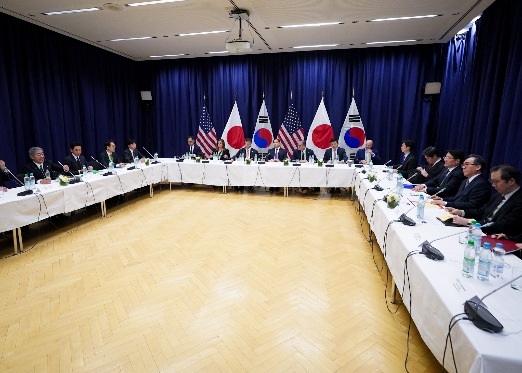 美国vs日本vs韩国VS朝鲜vs中国美国、日本、韩国与朝鲜，四国之比较与展望-第3张图片