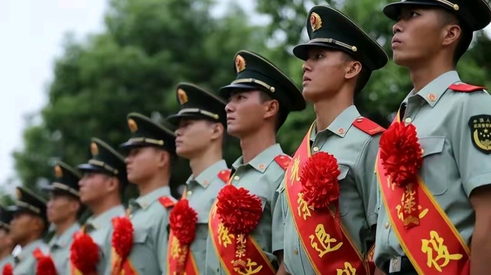 退役士兵被召返部队，重燃军魂，再铸辉煌-第2张图片