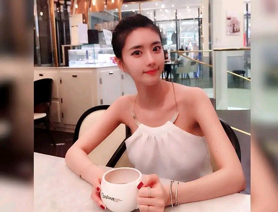 韩国美女主播韩国美女主播，魅力与影响力的完美结合-第2张图片