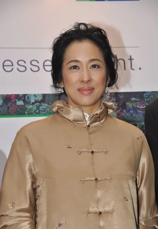 东方美人比拼西方美人打一歌名比思与东方美人的邂逅
