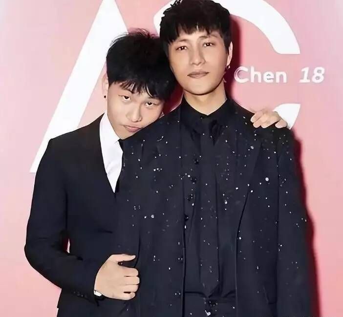 儿子把坤坤放入妈妈的坤坤里探索母子间的误解——儿子将坤坤放入妈妈坤坤里的故事-第2张图片