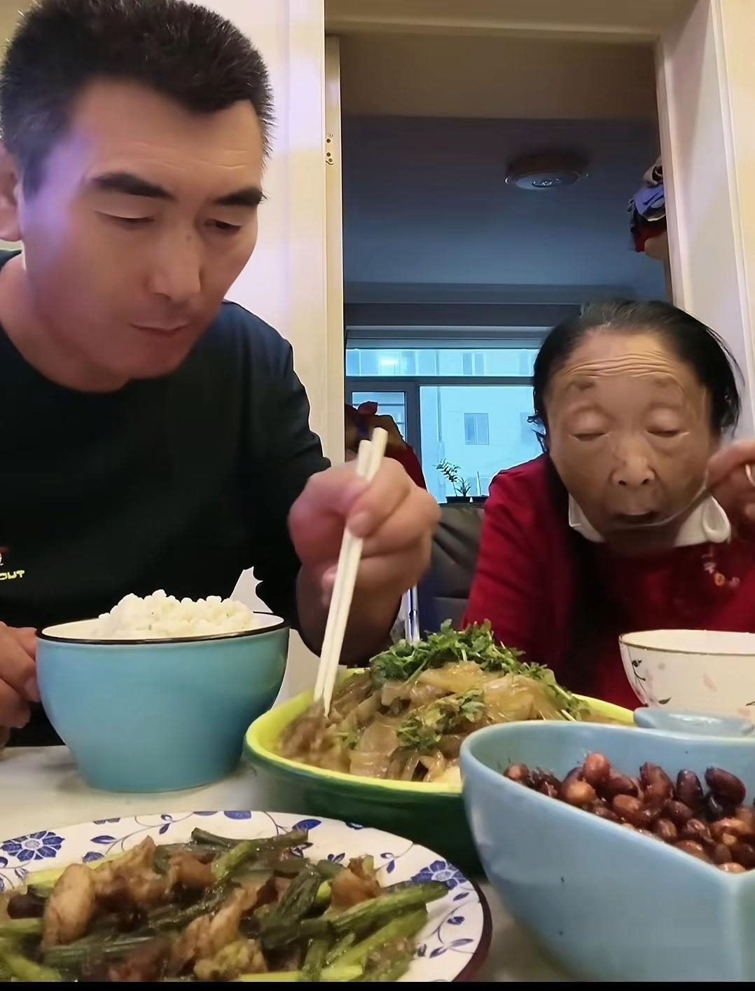 马玉琴有多少钱马玉琴女士的财富状况，85岁之年的资产概览
