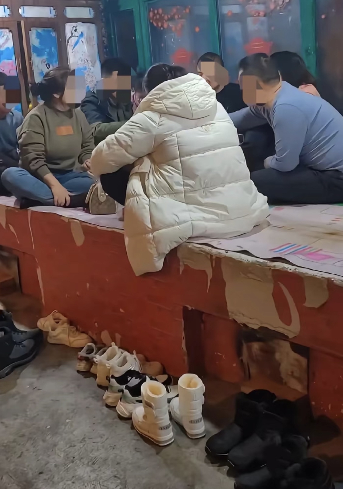 老妇大炕交换配乱大交老妇炕上交流的独特文化
