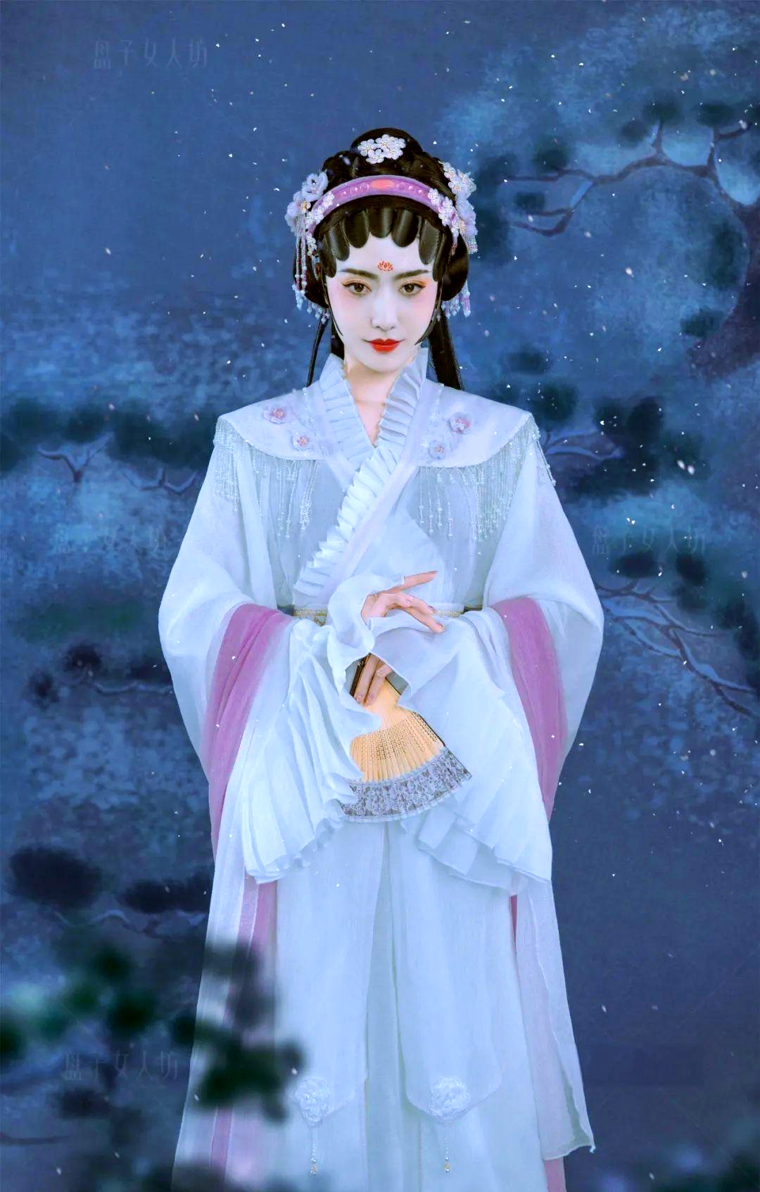 女尊小侍必须佩戴木势古风女尊之风，小侍的木势古风佩戴文化-第3张图片