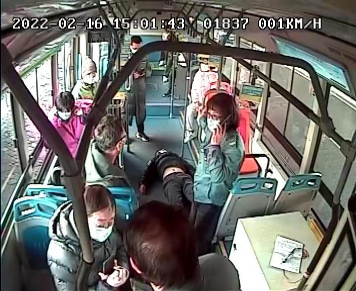 公交车上的纯肉之旅——一次超H的体验
