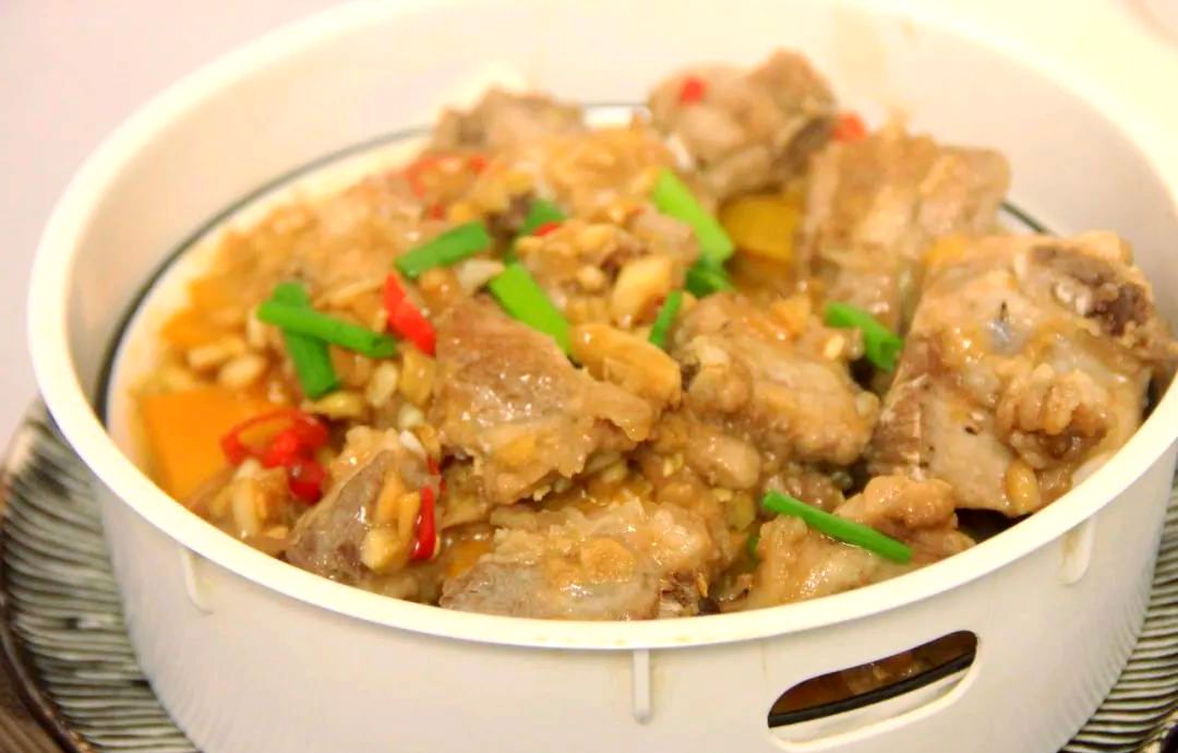 一边做饭饭一边燥L厨房中的烹饪与音乐之韵，一边做饭一边燥L