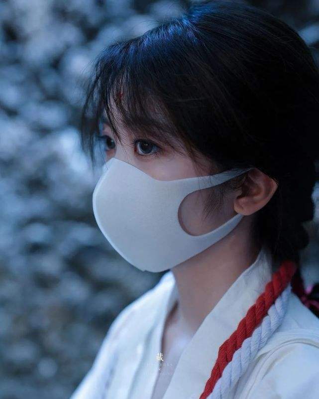 玩偶姐姐摘下口罩的照片玩偶姐姐摘下口罩的瞬间-第2张图片