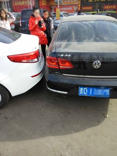 教练在车上,车撞坏了谁的责任面对教练在车里多次碰撞，我该如何应对？-第3张图片