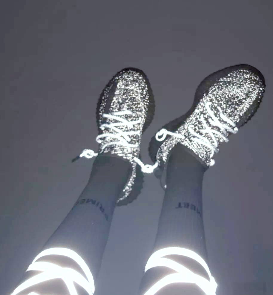 YEEZY 350V2，亚洲配色，潮流新风尚-第2张图片