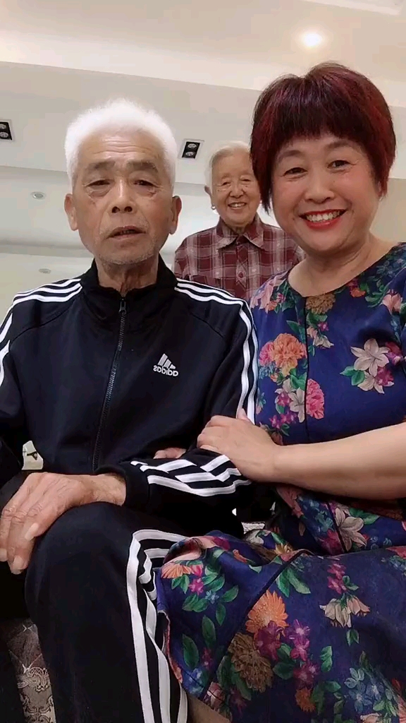 父母儿女互换记-第2张图片