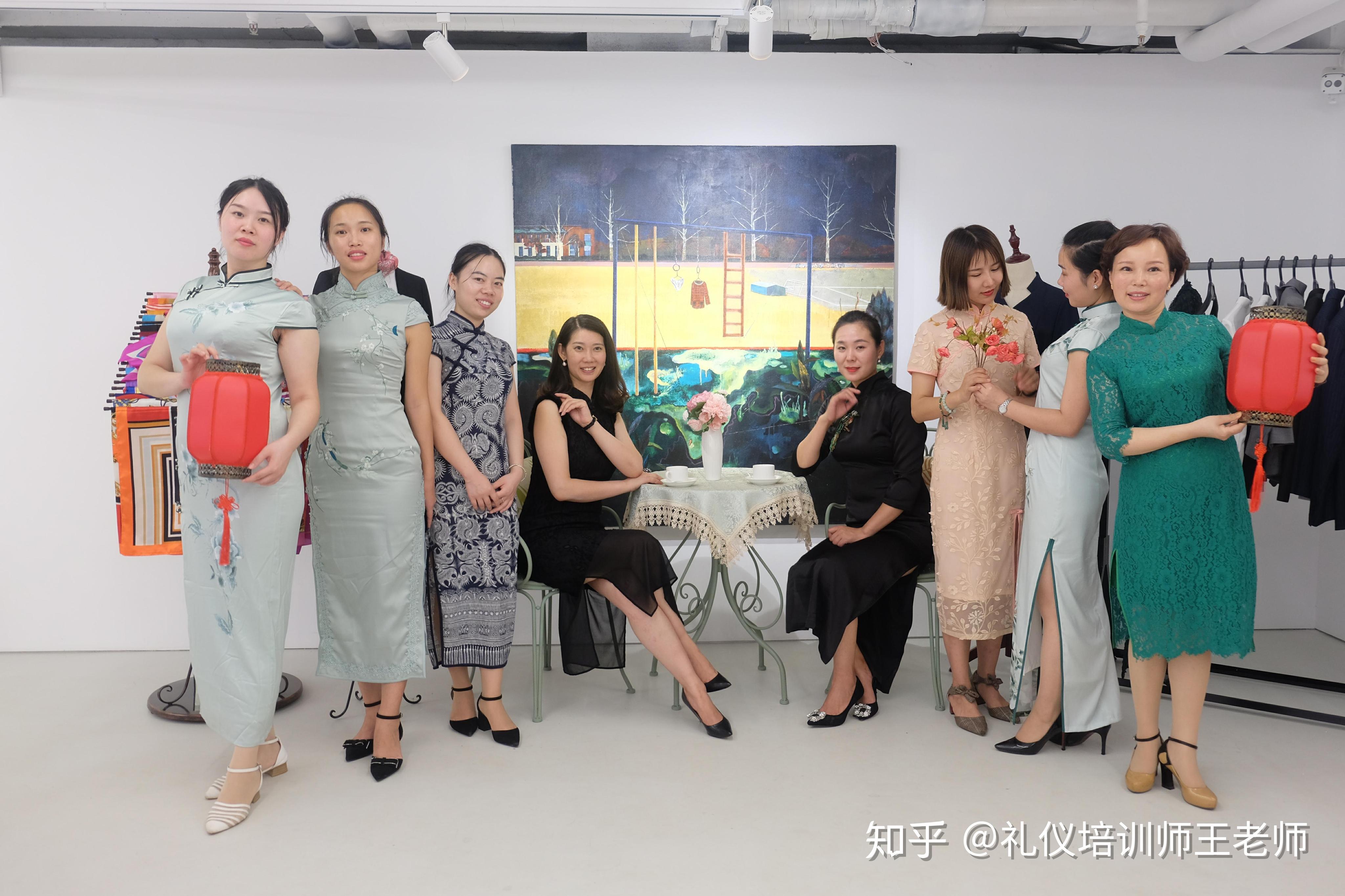 内衣与办公室，职场中的隐私与礼仪-第3张图片