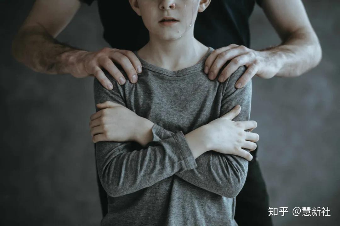 探讨健康性观念的重要性——以不道德内容为警示