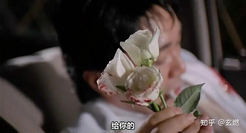 边亲边把手放衣服里的微妙体验-第2张图片