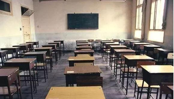 陈懿轩的校园生活，成为全校公交车的日常-第3张图片