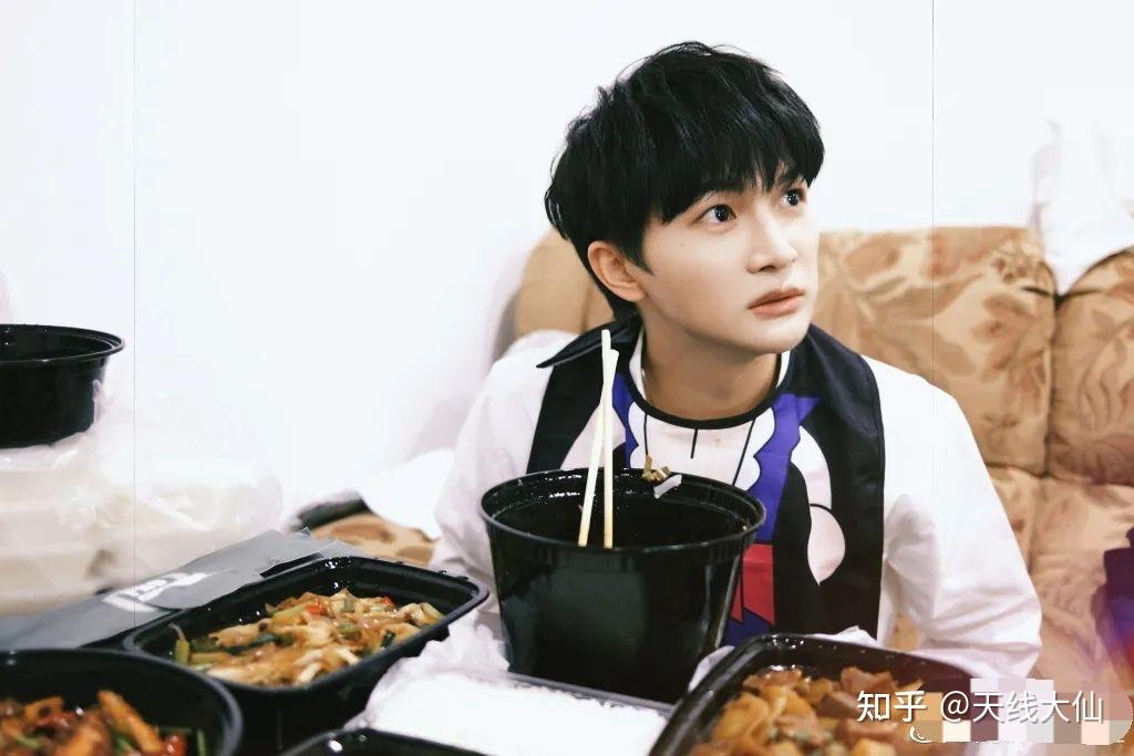 每日大赛 反差吃瓜爆料合集视频揭秘zztt88.ccm黑料不打烊的背后真相-第3张图片