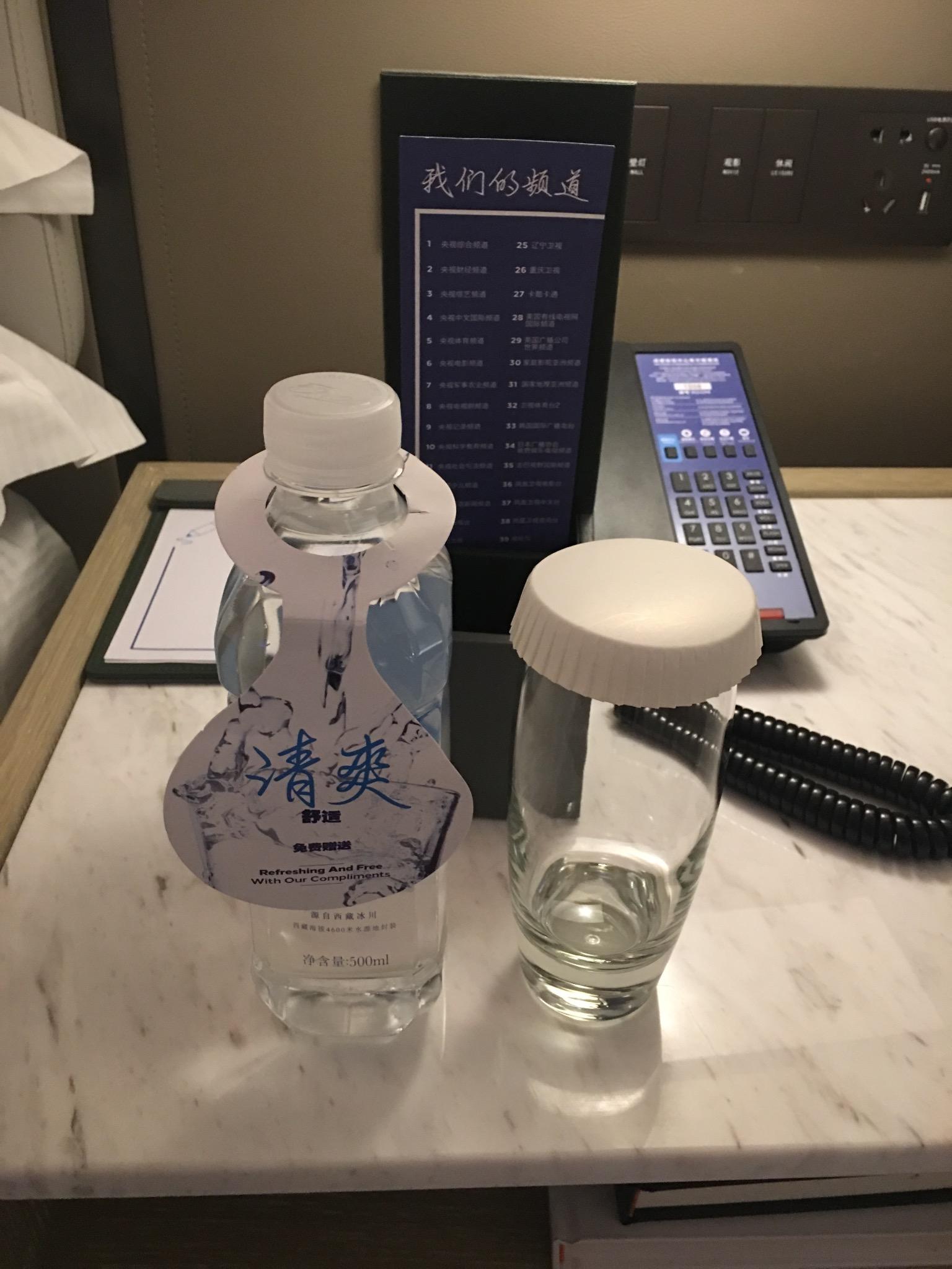 小浪货的独特魅力，水真多真紧的体验