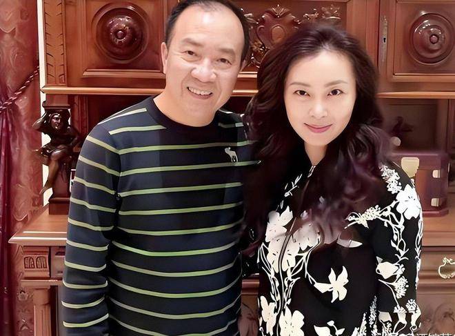 娇妻聚会大杂交，一场情感与激情的交织-第2张图片