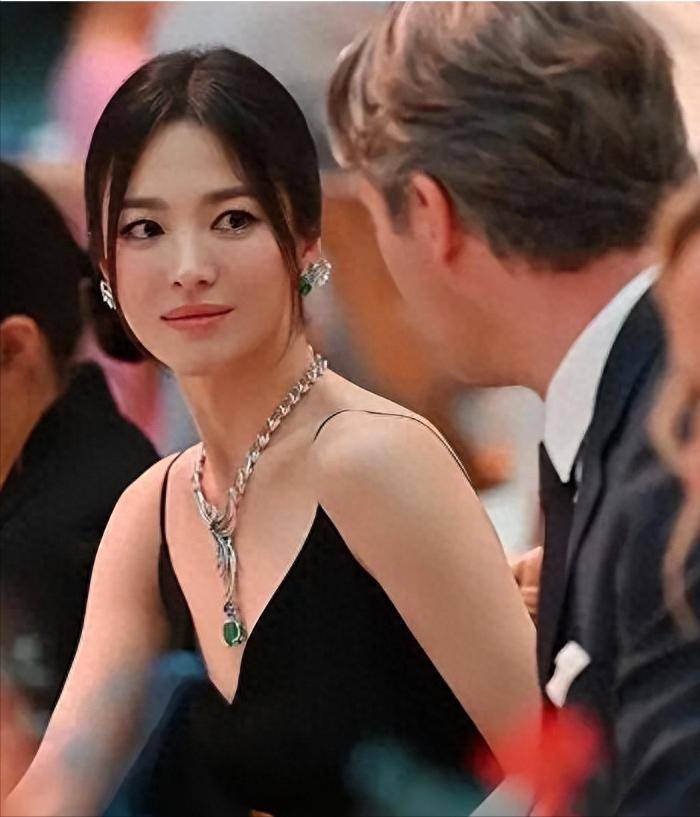 李秉宪宋慧乔脱肛怎么传出李秉宪与宋慧乔，流言中的脱肛传闻解析