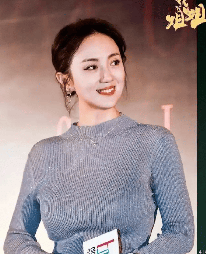厨房的秘密，老赵与媛媛的亲密瞬间