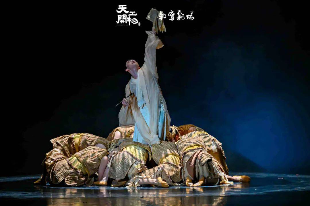探索激情与智慧的舞台——记Jiqingwangzhan