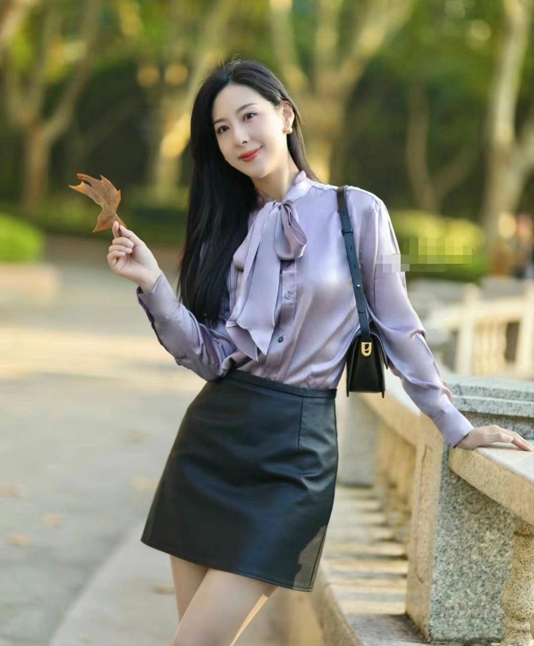 JEALOUSVUE成熟40岁动漫版JEALOUSVUE下的成熟魅力——40岁动漫版
