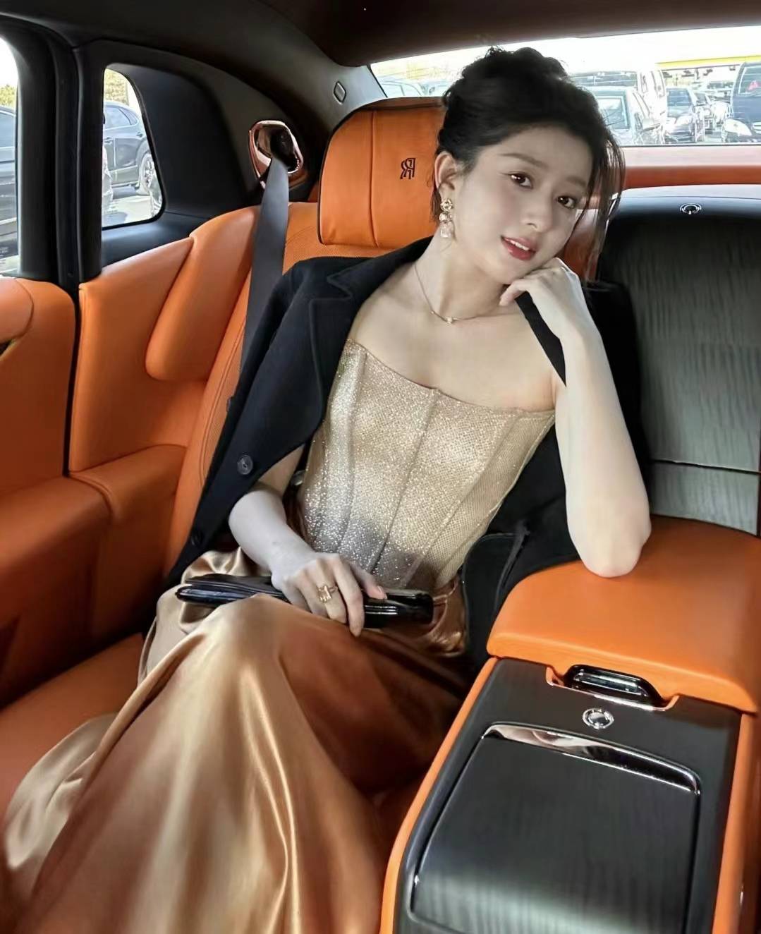 中国女性裸体与体毛特征探讨