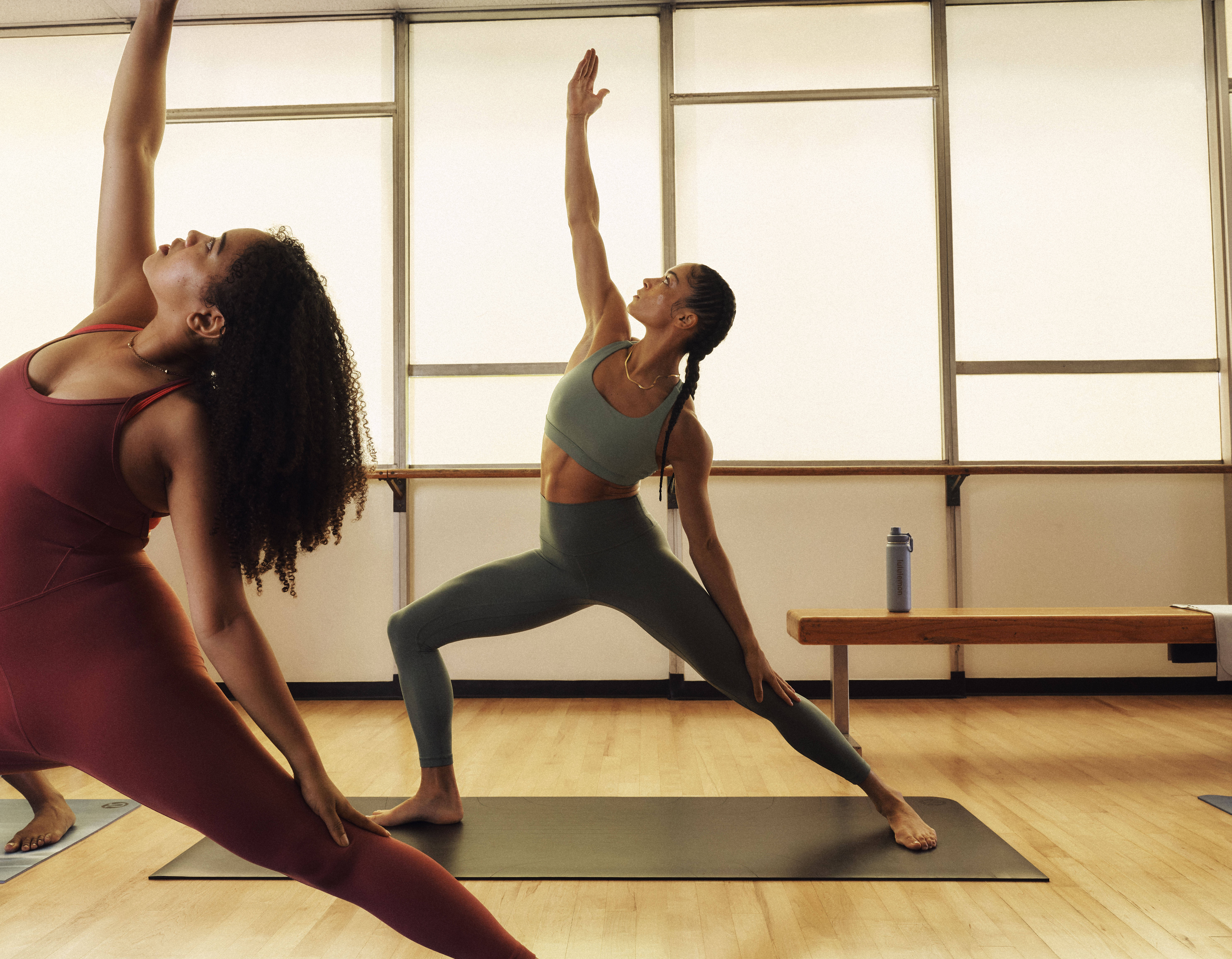 LULULEMON亚洲版国际版LULULEMON，亚洲版与国际版的时尚交融-第3张图片