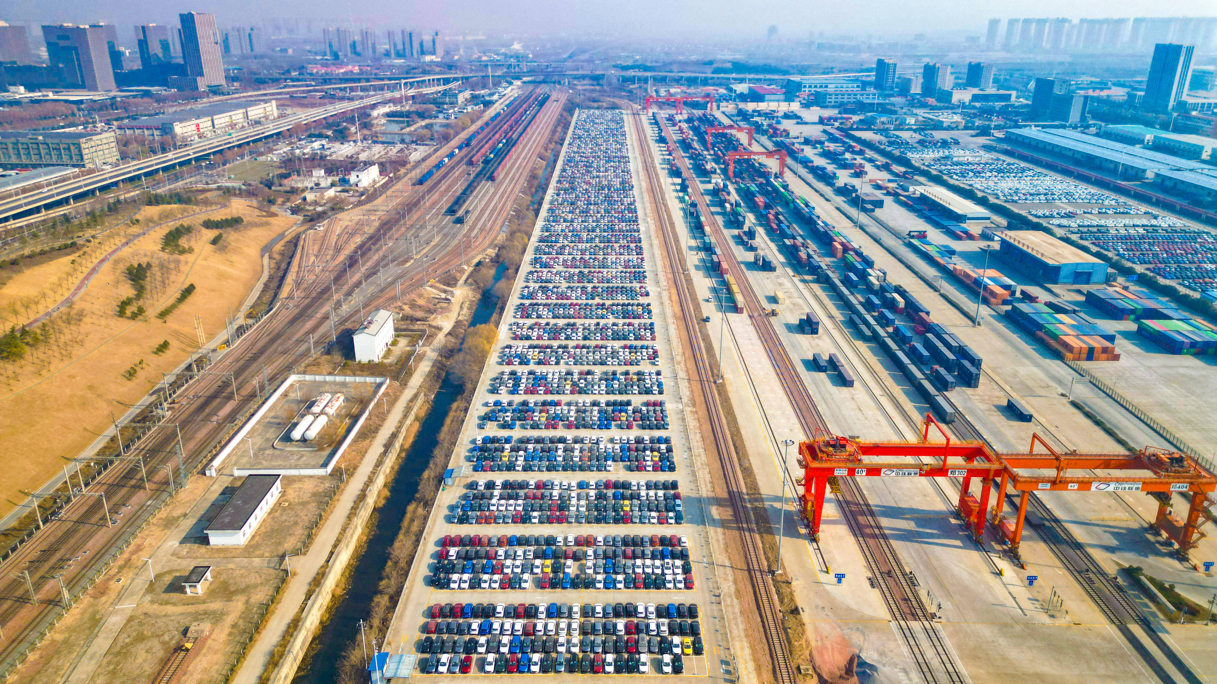 重型卡车，现代物流的强大引擎-第3张图片