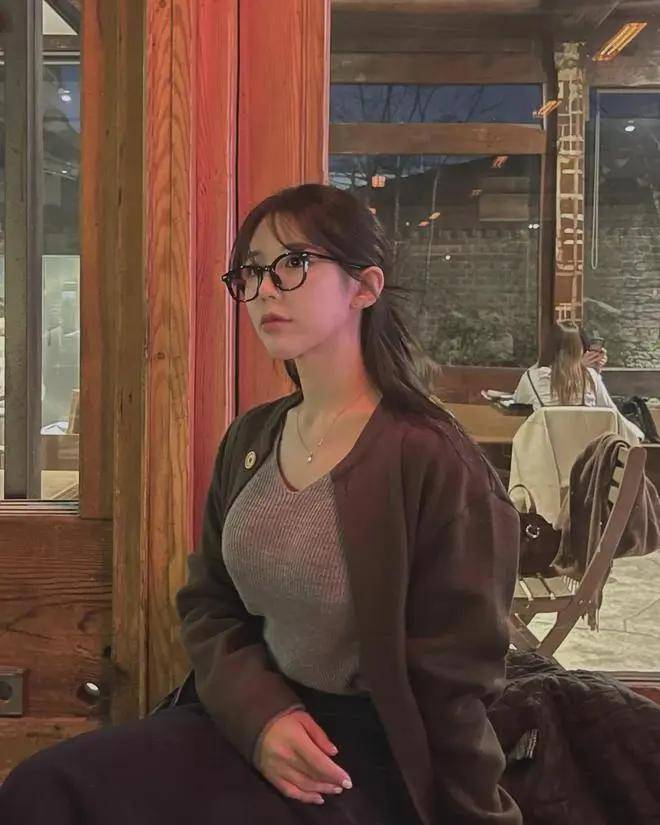 欲妇荡岳丰满少妇岳A片探索现代社会的多元性，关于丰满少妇的探讨-第3张图片