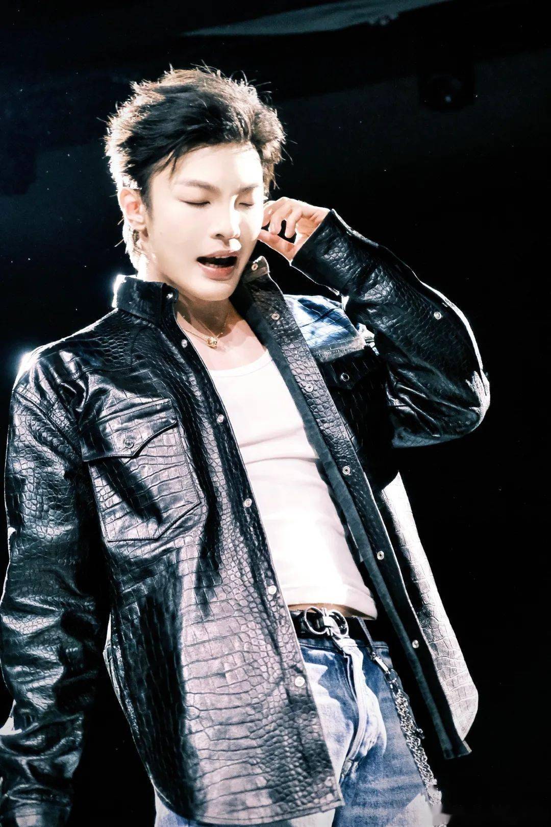 14岁小女孩rapper入口:音乐世界中的年轻天才14岁少女RAPPER，青春的旋律与未来的无限可能-第3张图片