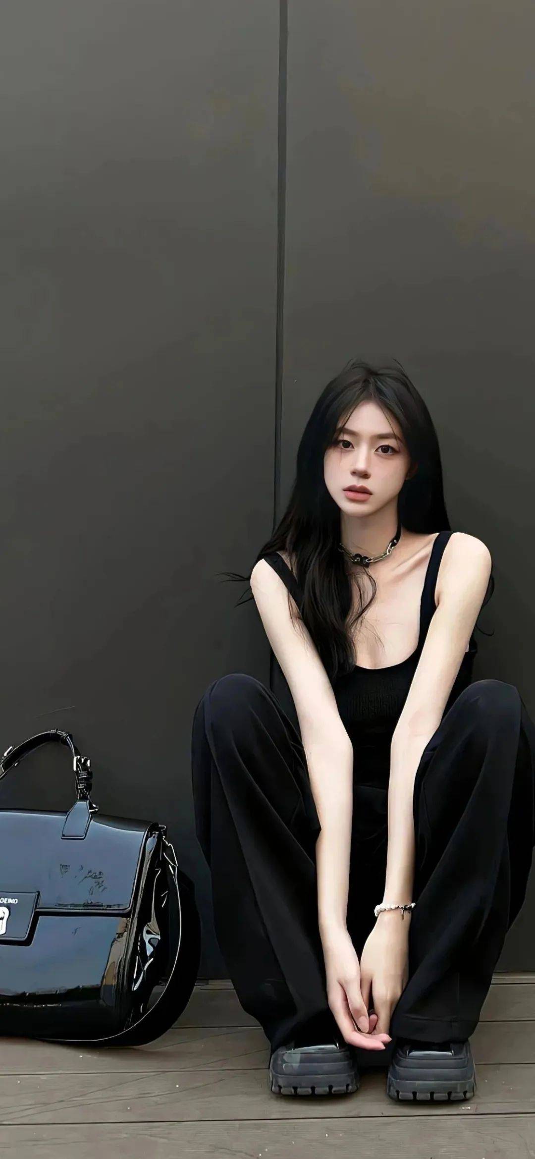 真人女全屏壁纸关于真人女人无遮挡内谢免费视频的探讨-第1张图片