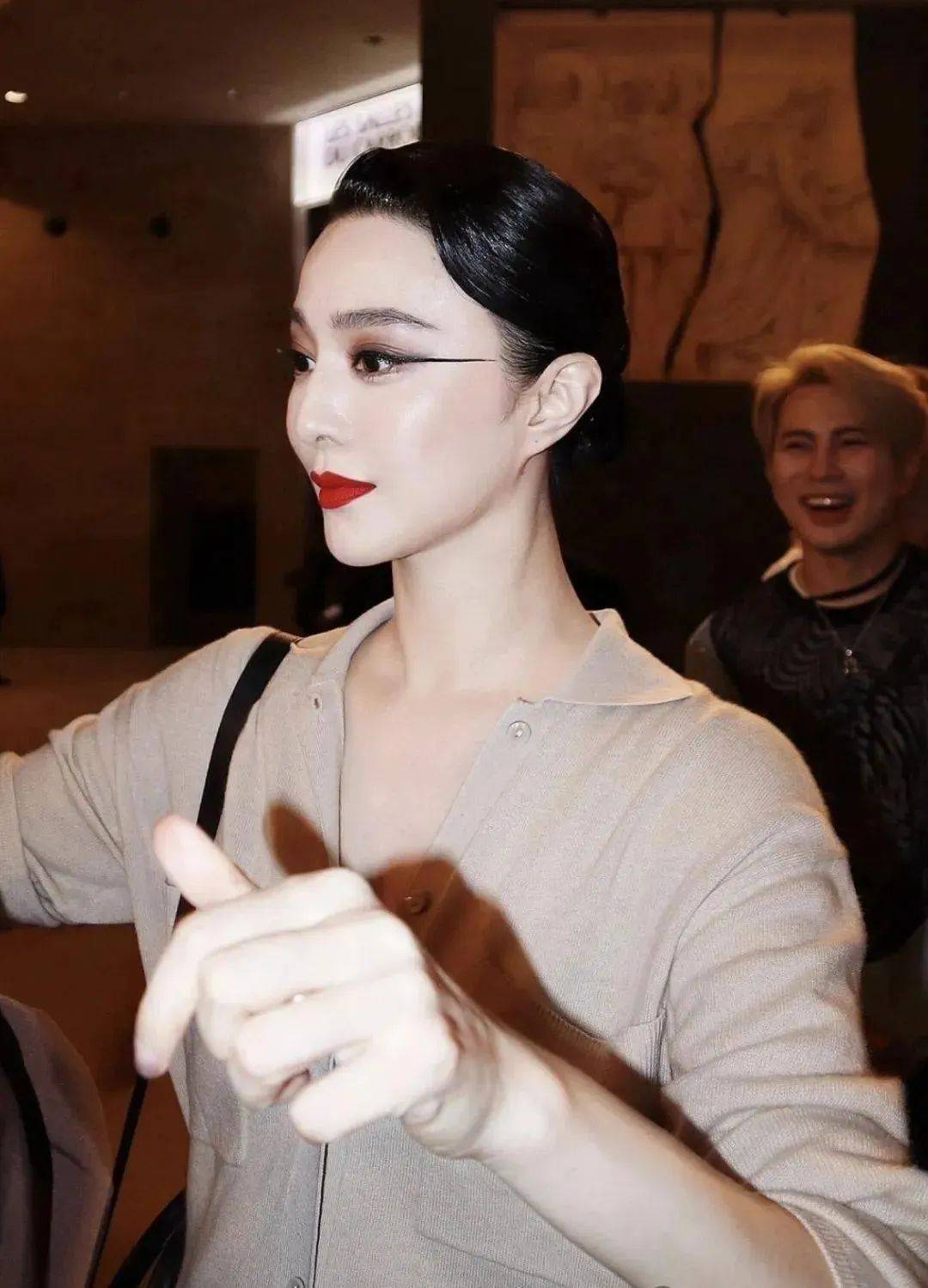 范冰冰事件，公众人物形象与隐私边界的探讨
