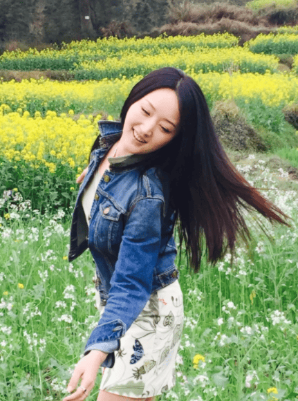杨钰莹 艳照门杨钰莹遭遇艳照门事件，公众眼中的明星与隐私的界限-第1张图片