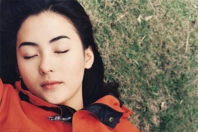 张柏芝08年事件回顾，关于网络传播的敞开大腿照的真相