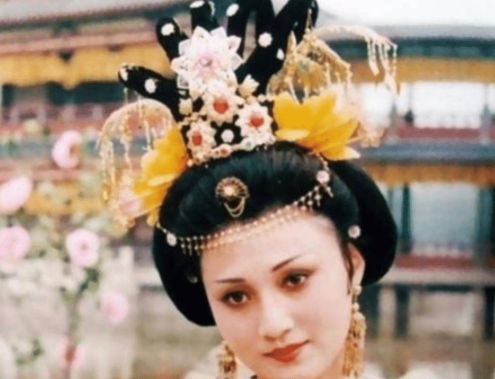 丰裕纵横杨玉环丰裕时代的传奇佳人——杨玉环-第3张图片