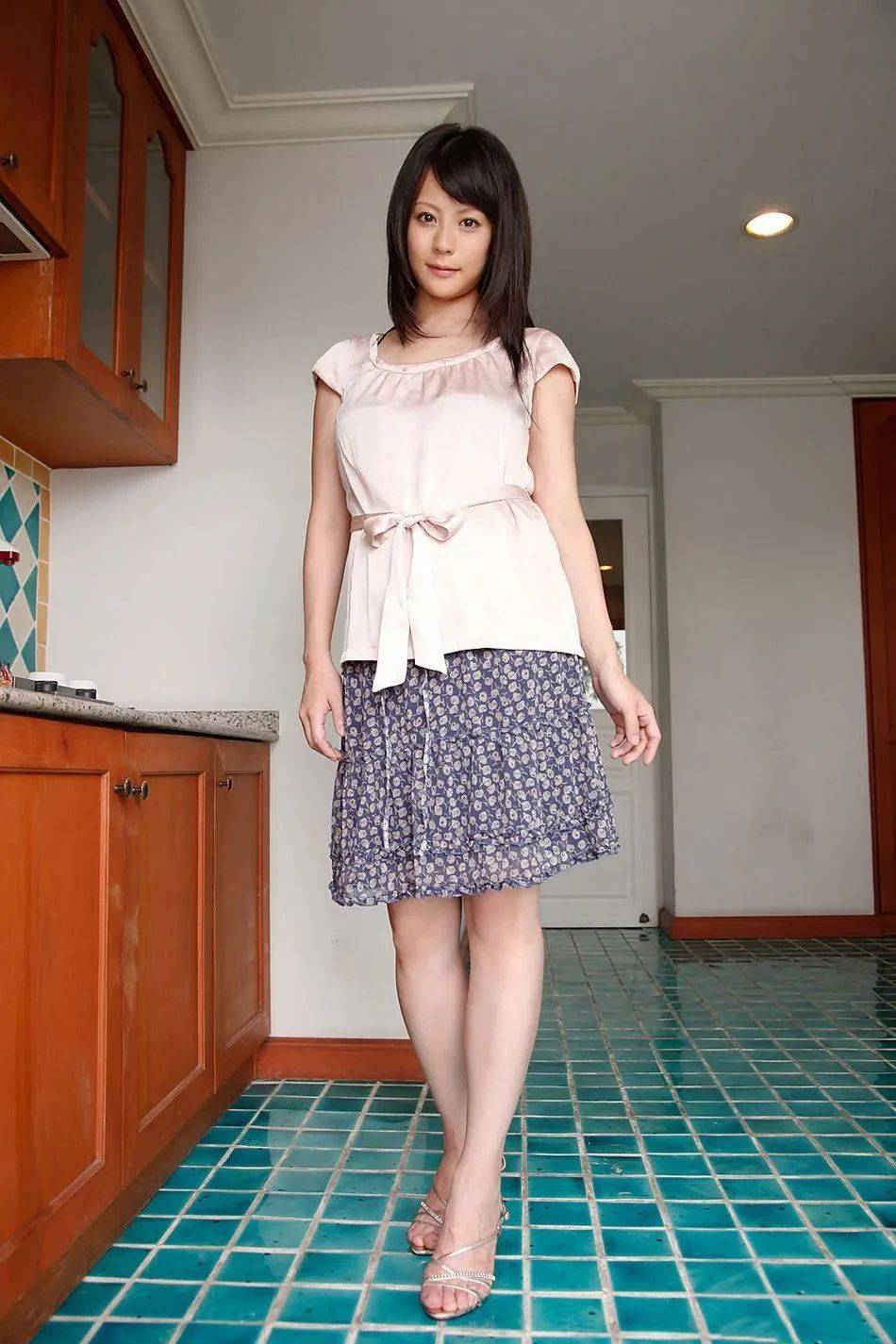 丰满人妻熟女色情A片丰满熟女魅力之探索——警惕色情内容的影响