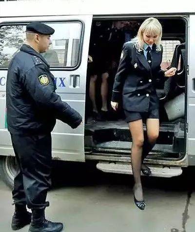 女警察的奶又白又大女警察的魅力——奶又白又大的独特风采-第2张图片