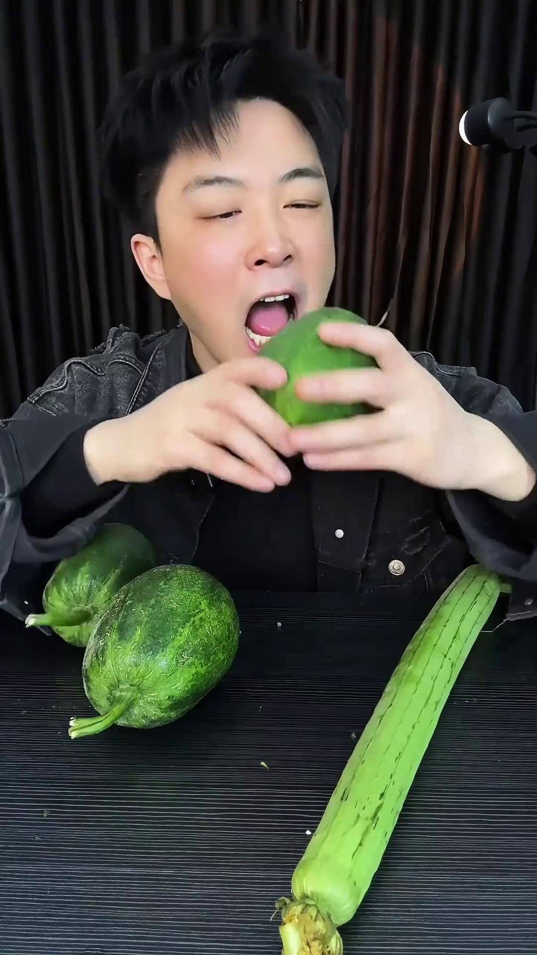 丝瓜视屏和草莓视屏丝瓜视频与草莓视频下载APP的探索与体验-第1张图片