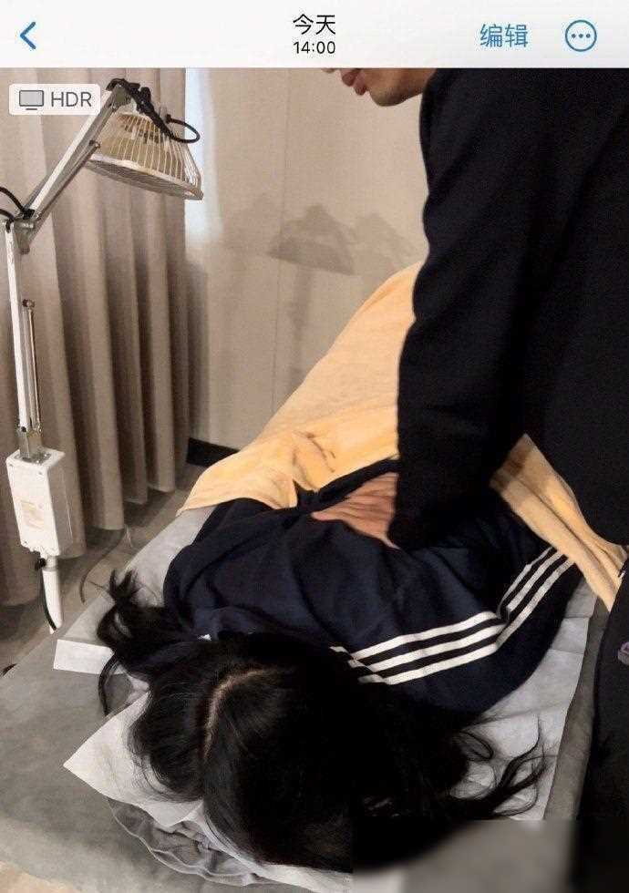 美女诱惑下的性感揉胸之美-第2张图片
