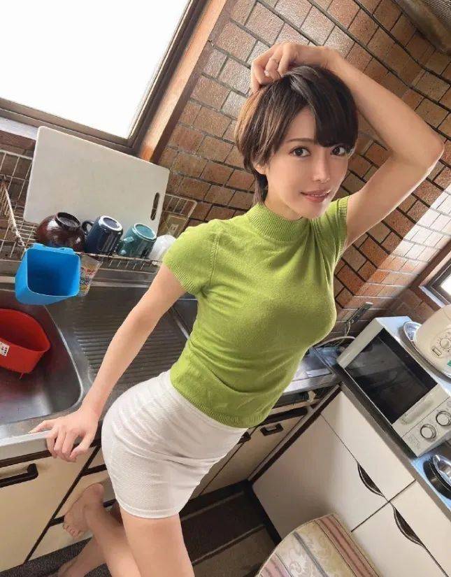 日本护士的魅力，日本18岁护士的日常工作与文化背景-第1张图片