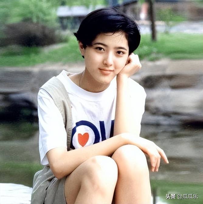 关于网络用语的理性探讨——以尻逼美女为例