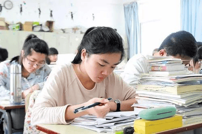 高考前我用身体帮孩子放松高考前，我以身体之触为孩子放松-第3张图片