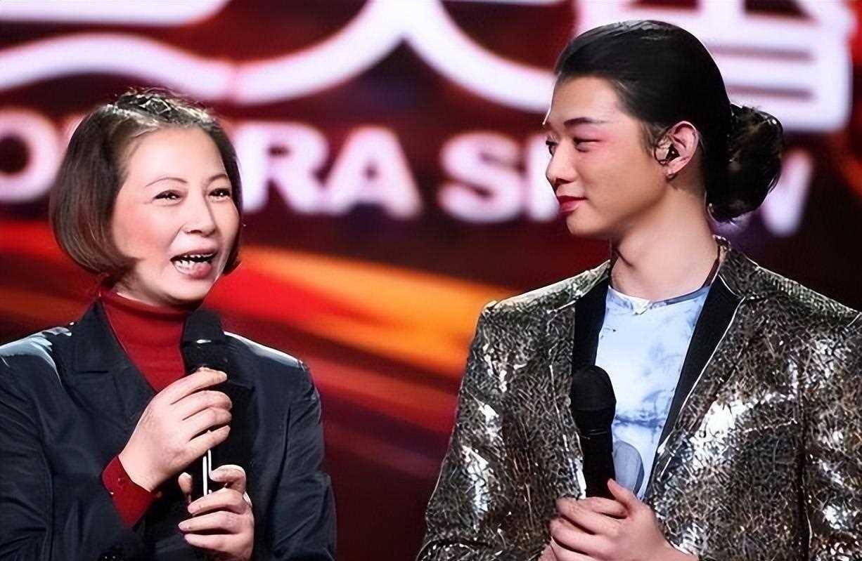 公交车上的情感纠葛，S货，你欠C的究竟是什么？