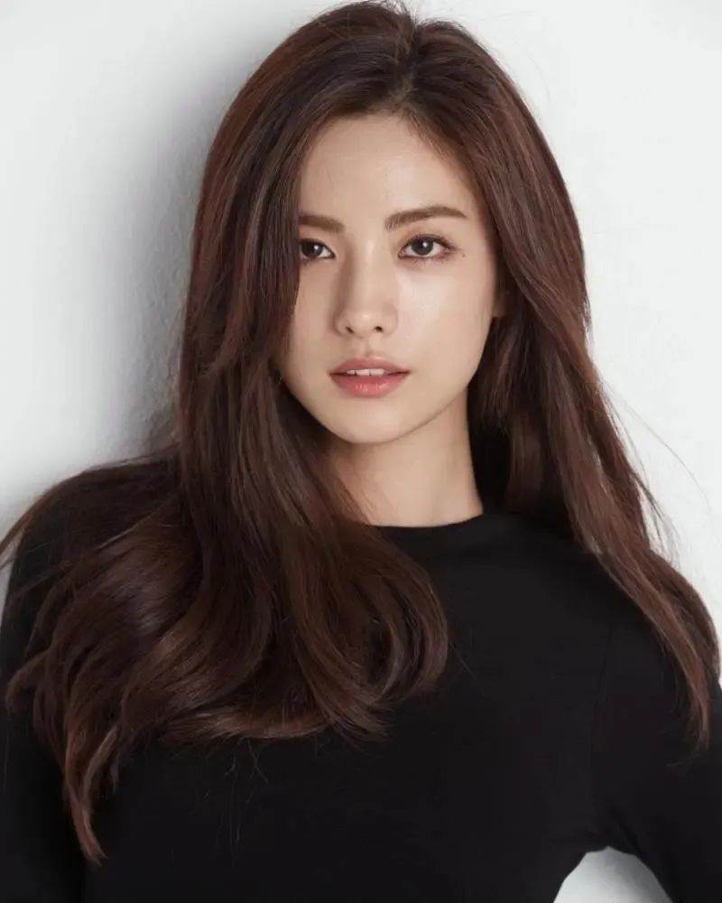 美女极品粉嫩美鲍35p美女极品粉嫩美鲍的魅力世界-第2张图片