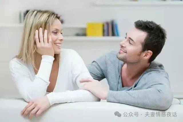 美女与男生的愉悦瞬间——探索身体接触的魅力