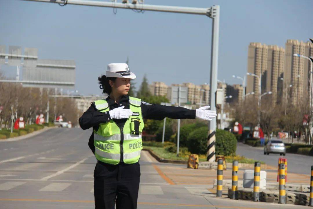 女警被黑人20厘米强交女警遭遇的挑战，一次不寻常的交涉经历-第2张图片