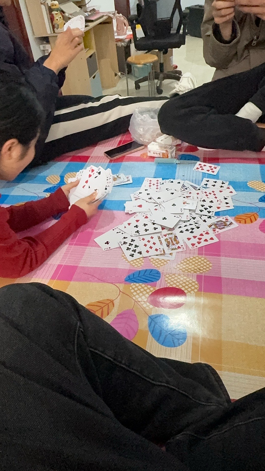 男女打扑克男女打扑克，一种独特的交流与娱乐方式-第1张图片