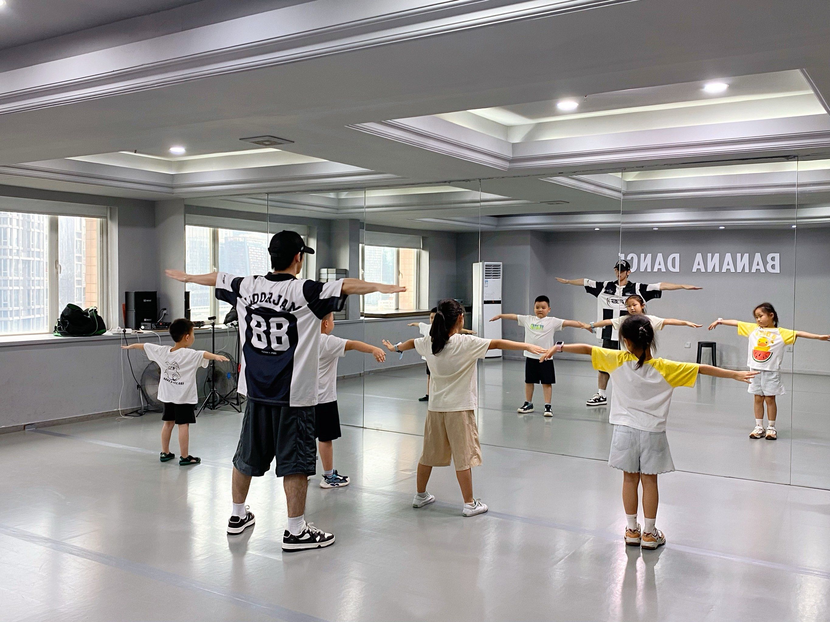 14岁女生学Hip-Hop，舞动的青春与自信的绽放