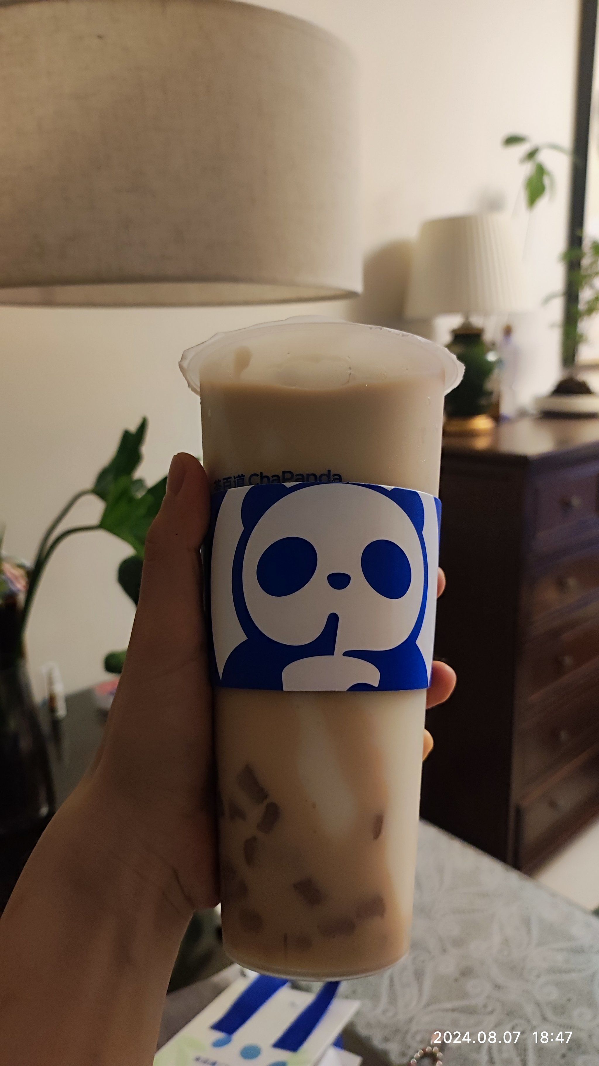 秋天的第一杯奶茶是几月几号秋天的第一杯奶茶，传统与时尚的邂逅-第1张图片