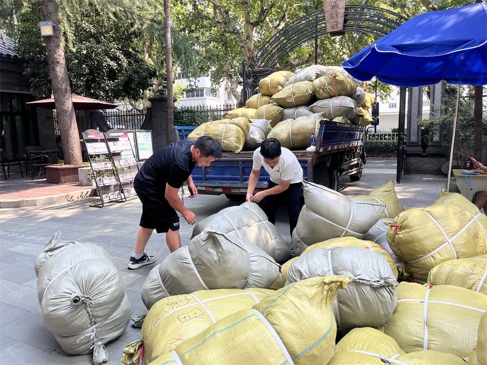 捐赠衣物捐赠衣物，温暖传递的爱心行动-第1张图片